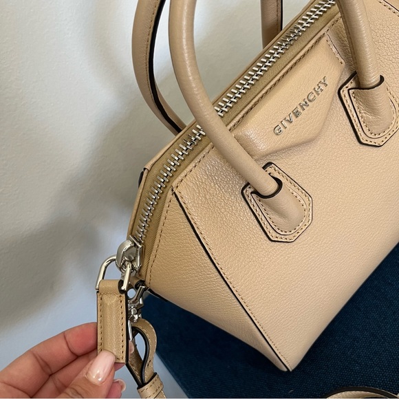 Givenchy Mini Antigona Grain Leather w/Strap in Dune - Picture 4 of 8